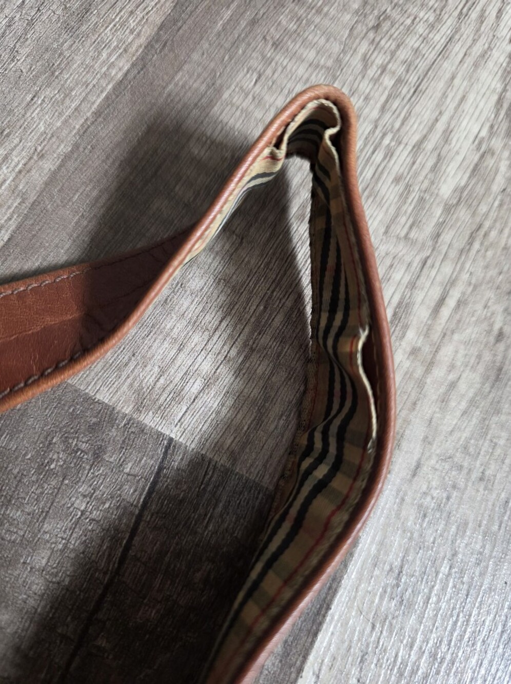 Vintage BURBERRY Brit 80s 90s Navy Crossbody Bag Preppy Tan Trim Plaid Strap - Picture 9 of 16